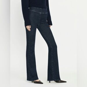 FRAME Jetset Flare Jeans in Keller Wash